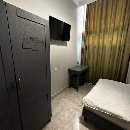 Hotel & Apartments California Yerevan Exterior foto