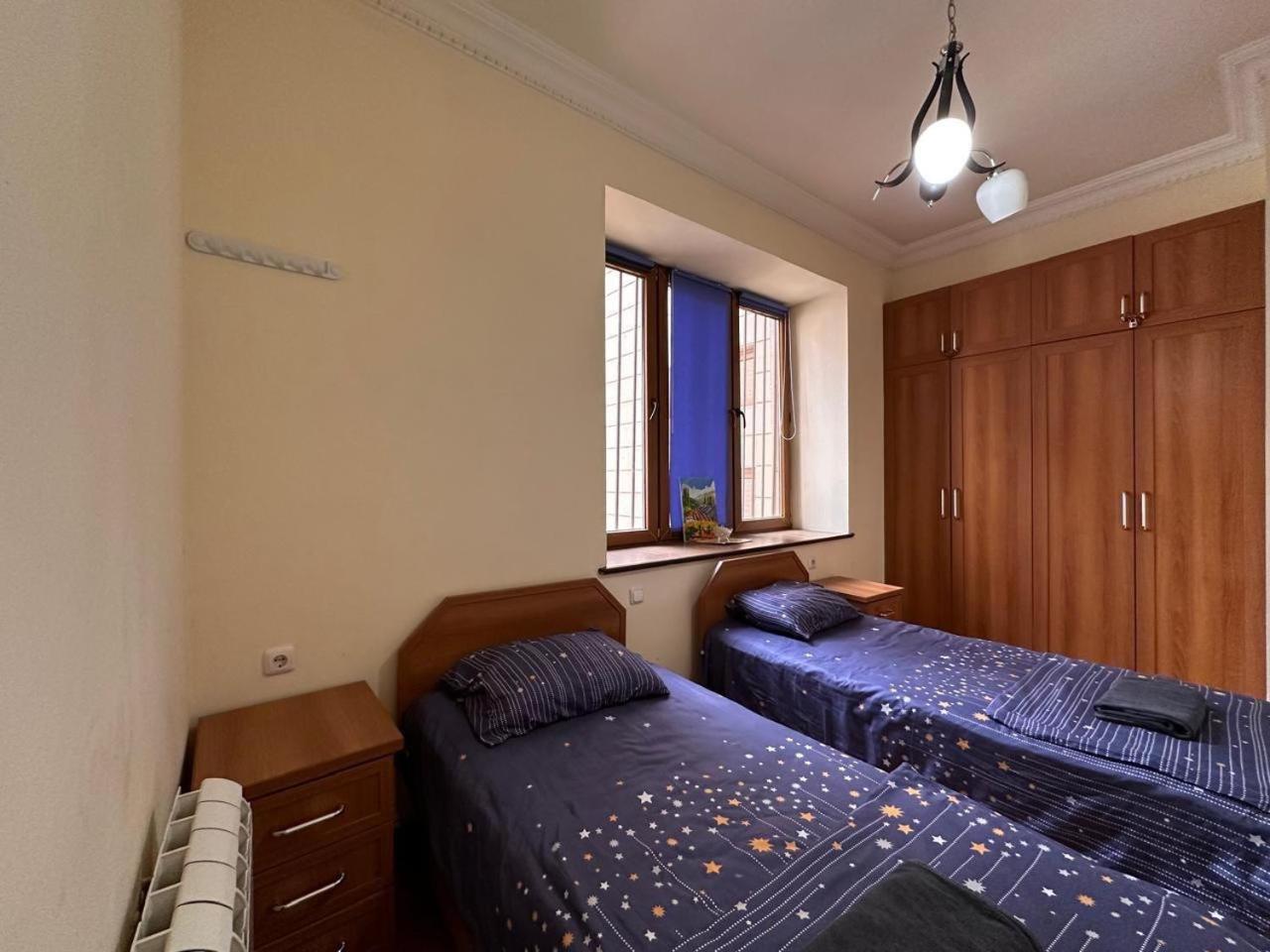 Hotel & Apartments California Yerevan Exterior foto