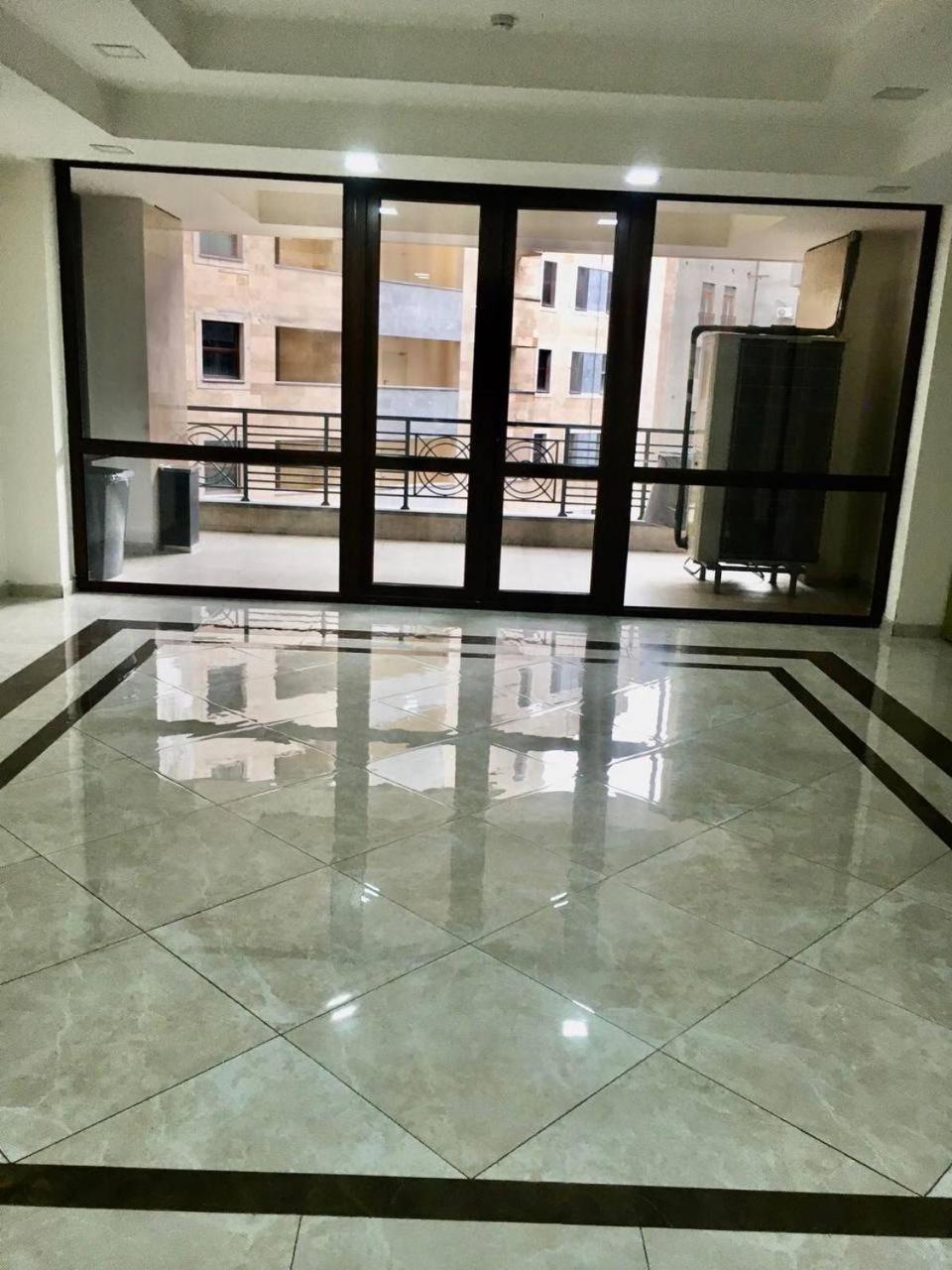 Hotel & Apartments California Yerevan Exterior foto