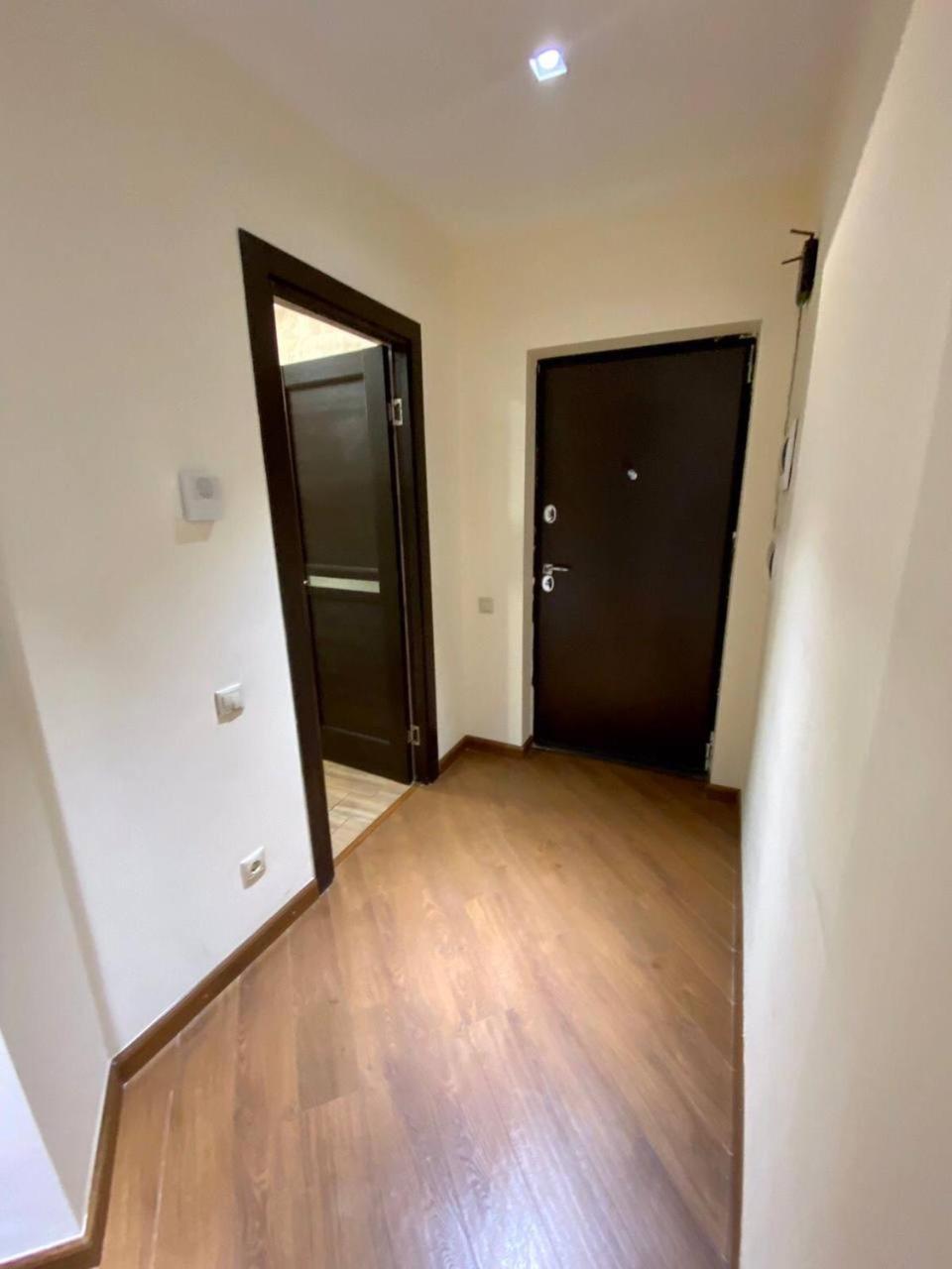 Hotel & Apartments California Yerevan Exterior foto