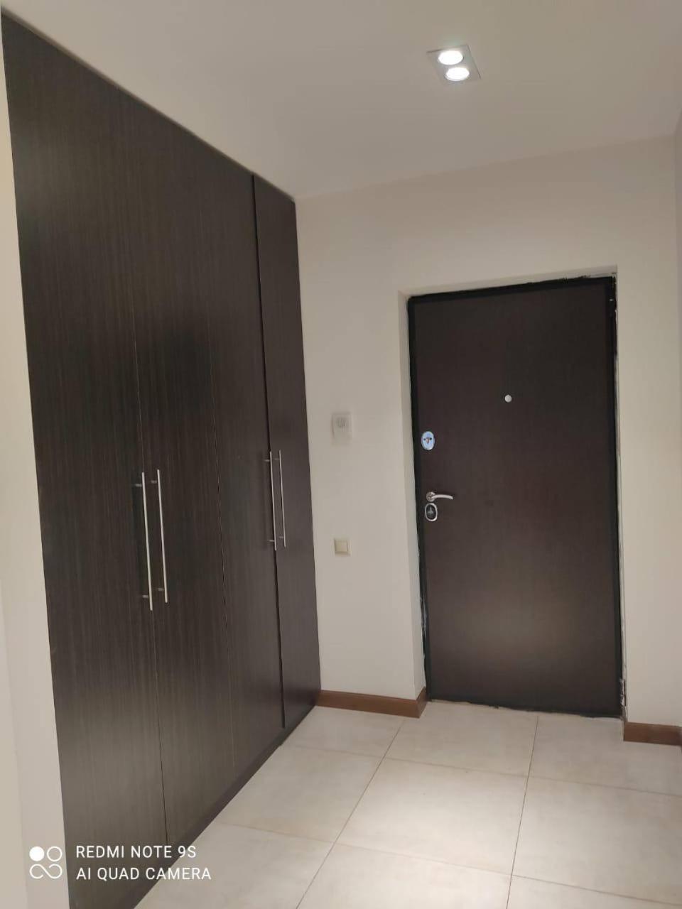 Hotel & Apartments California Yerevan Exterior foto