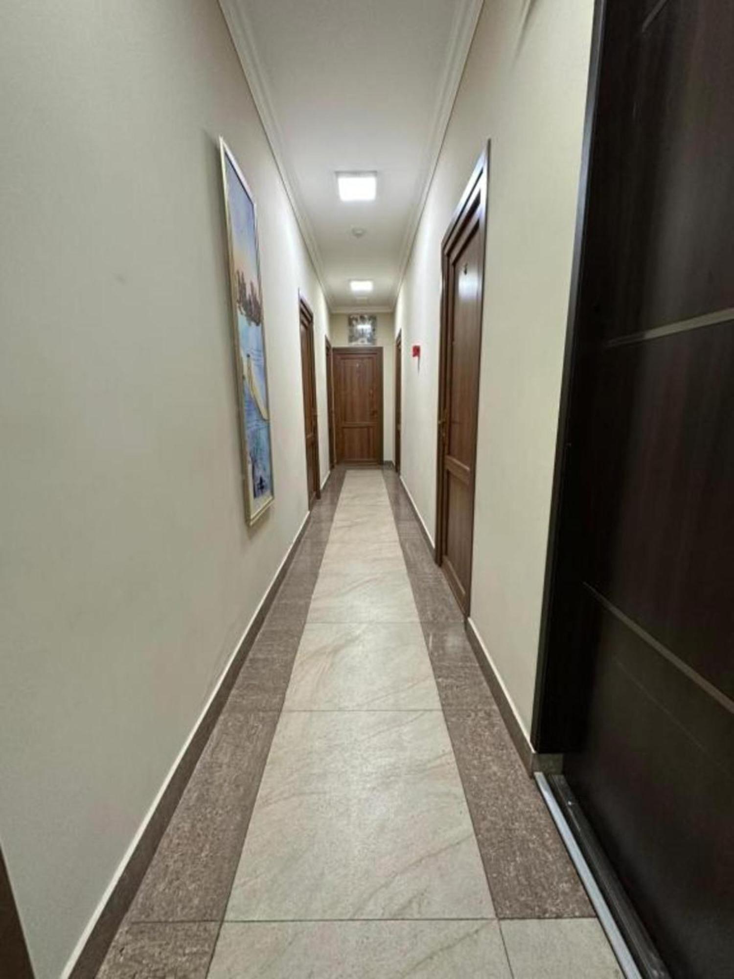 Hotel & Apartments California Yerevan Exterior foto